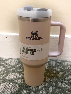 Stanley Quencher Flowstate H2.0 Tumbler Light Pink 40 Ounces